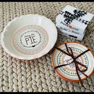 Pie Plate with Serving Plates 🎃…
